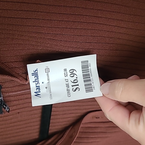 Dress - Picture 5 of 5